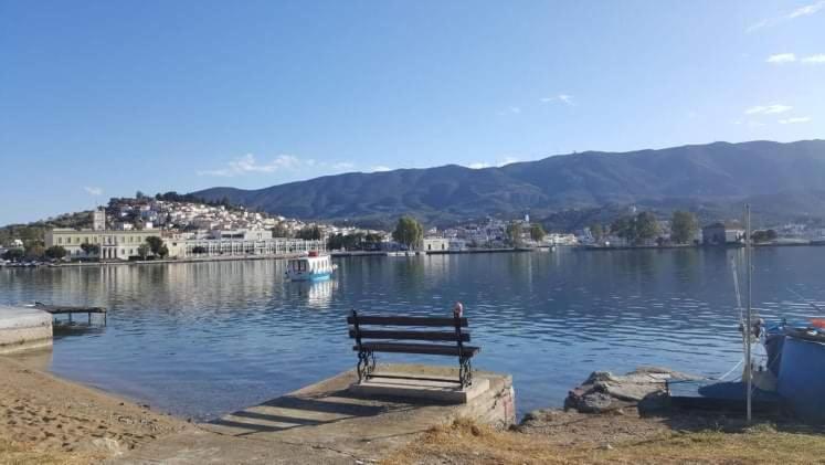 Apartmán Sunray Studio In Poros Poros Town Exteriér fotografie