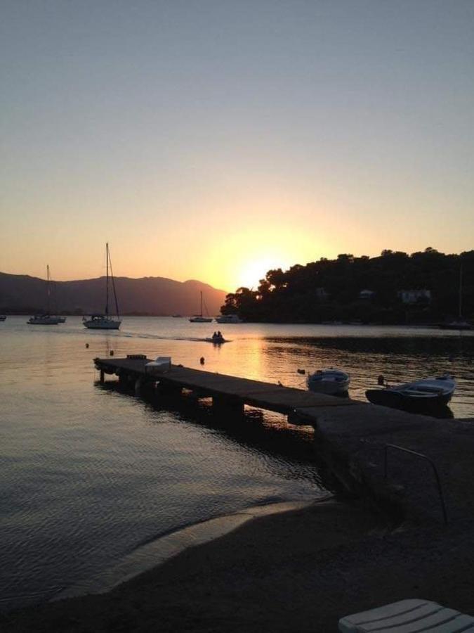 Apartmán Sunray Studio In Poros Poros Town Exteriér fotografie